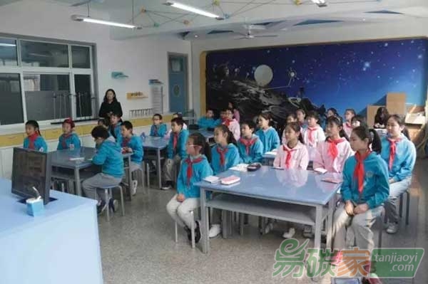 環(huán)境課堂進(jìn)校園