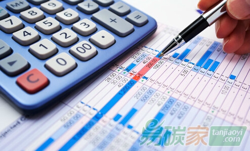 相比較碳稅，碳交易對(duì)經(jīng)濟(jì)發(fā)展的的影響到底有多大？